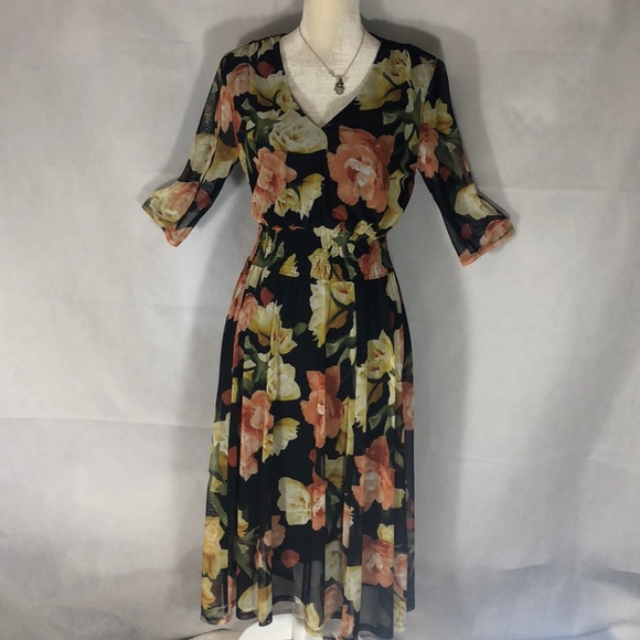 EN FOUCO STUDIO Dresses & Skirts - NWT = EN FOCUS STUDIO , Size 10 , Midi dress .